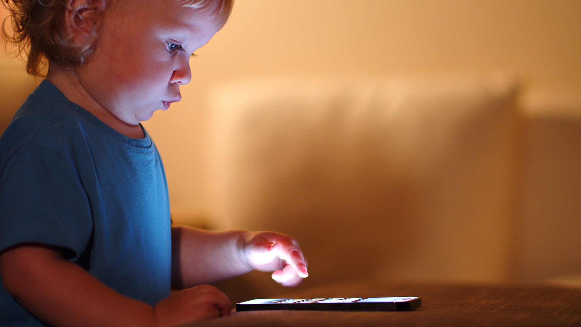 Prévenir sur l’usage des écrans chez l’enfant : le rôle des auxiliaires de puériculture